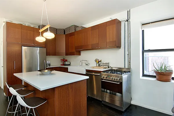 Sold by Corcoran | media 14