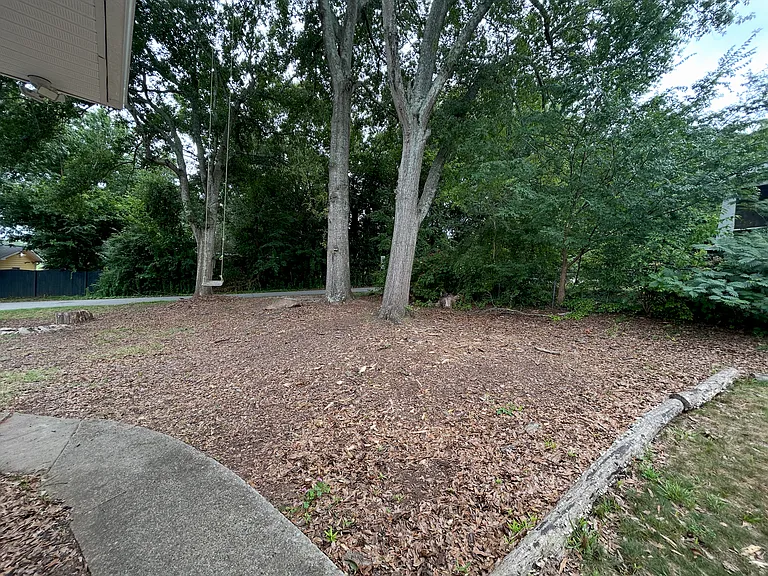112 Hodgens Dr — Photo 26