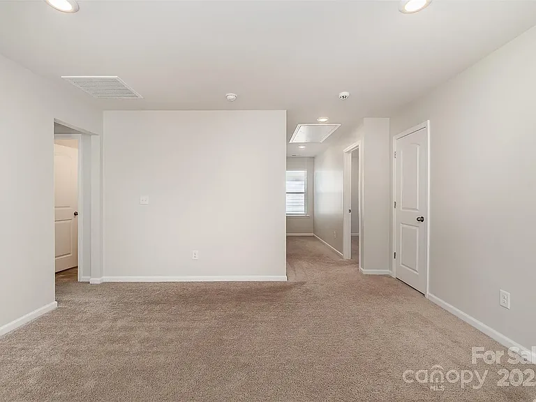 3034 Eastcott Ave — Photo 14