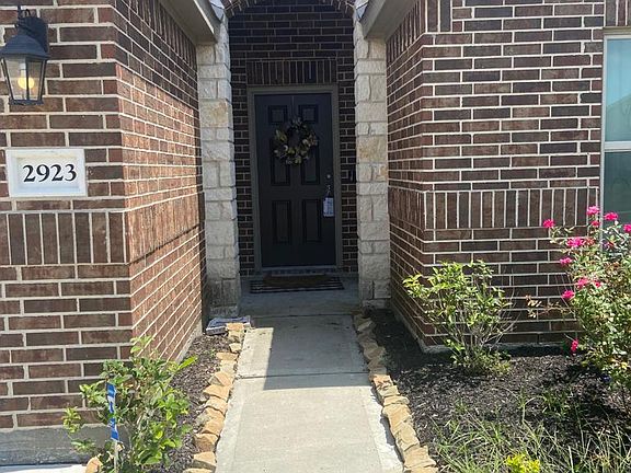 2nd image of 2923 Flying Horse Ln