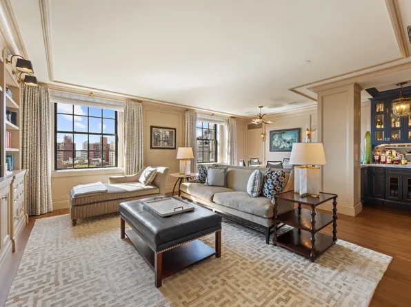 160 West 12th Street image 1 of 13