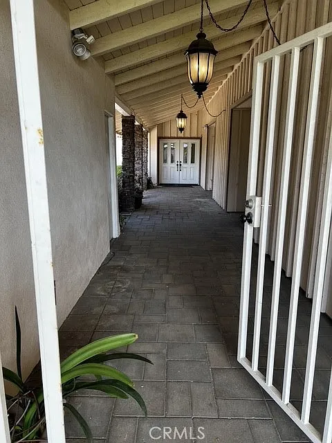 4 bed, 2850 sqft, $6,400 — Photo 2