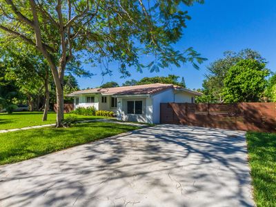 8800 NE 9th Ct, Miami, FL, 33138