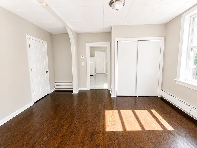 196 Parkhurst St #4 — Photo 10