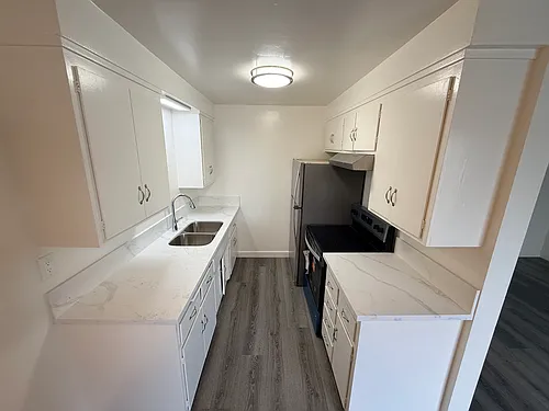 7626 Reseda Blvd #3 Photo 1