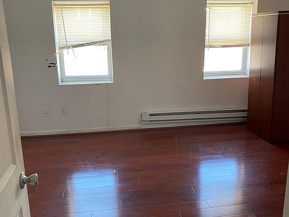 5th image of 3151 Richmond St #3