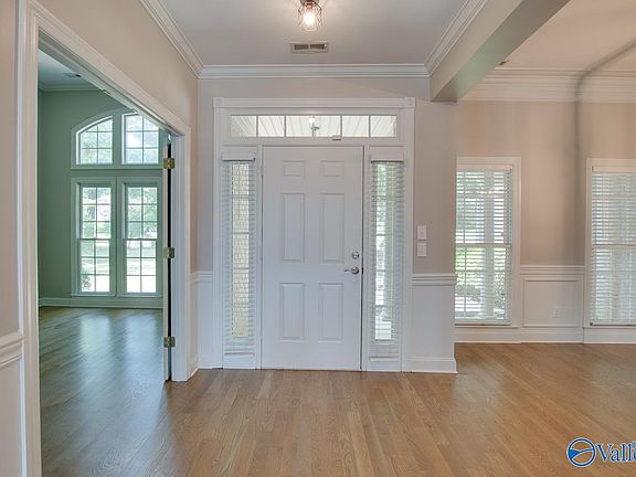 5th image of 112 Vaughnwood Trce