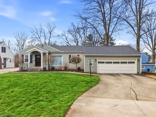 1976 Stabler Rd, Akron, OH 44313