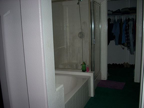 bath in masterbedroom