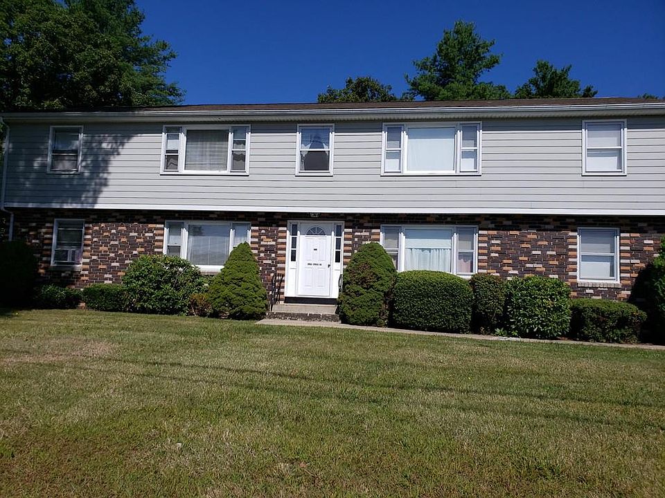 2nd image of 177 E Bacon St