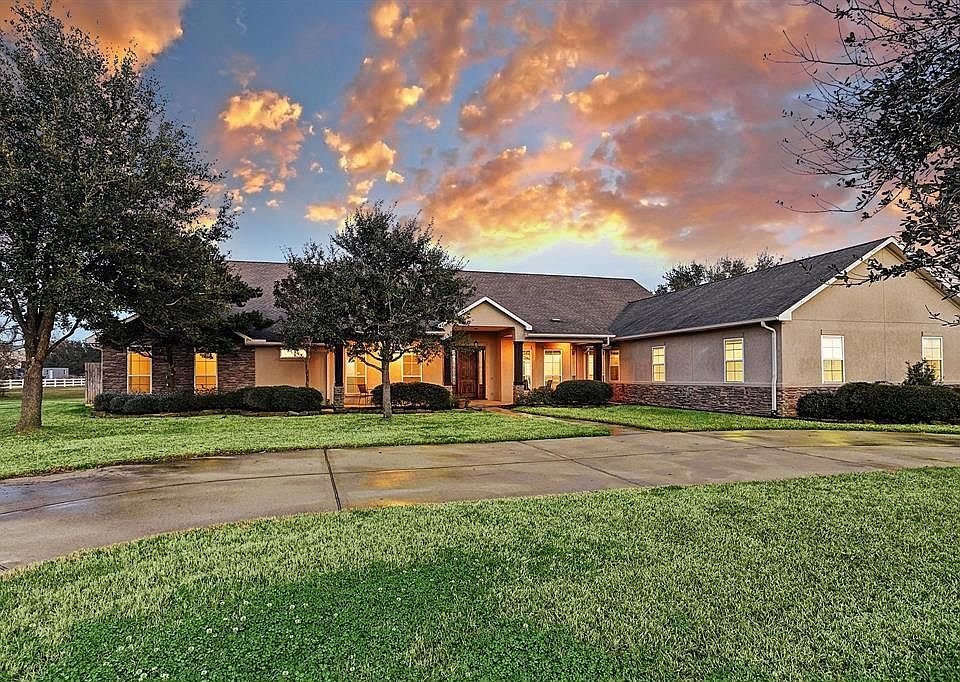1st image of 18610 La Paloma Estates Dr