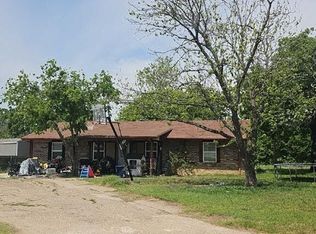 206 Redbird Ct, Joshua, TX 76058