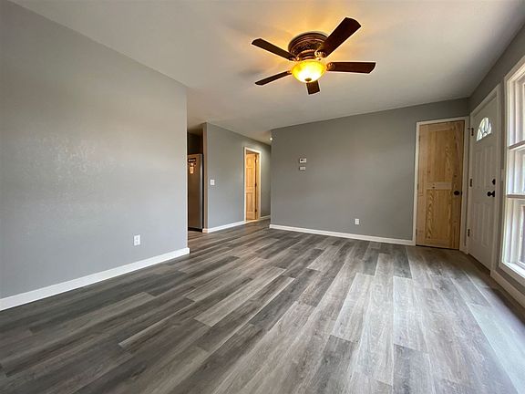 5th image of 322 Meek Ave