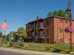 12601 N 1st Ave APT 02, Lindstrom, MN 55045