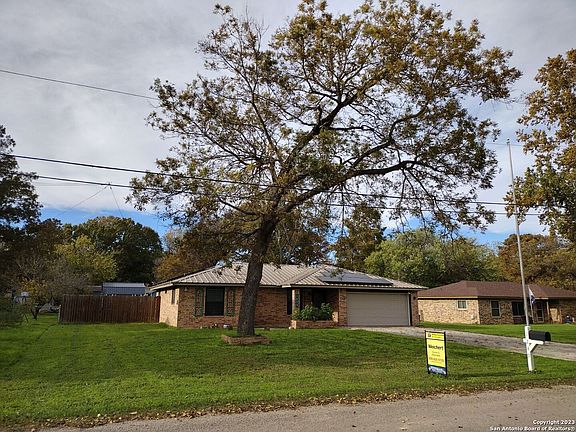 3rd image of 1249 Boenig Dr