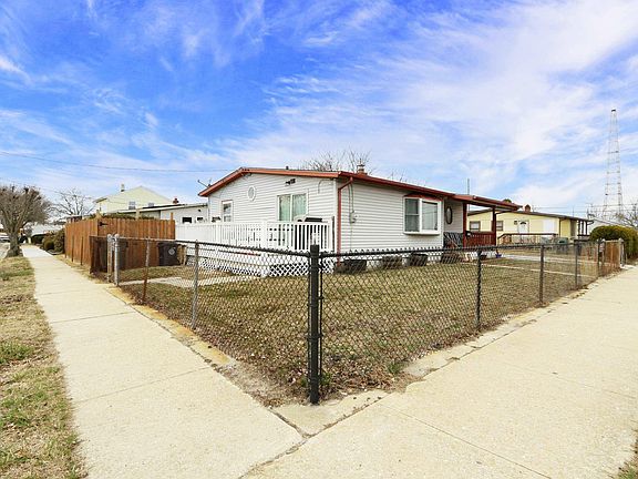 3rd image of 2041 Murray Ave