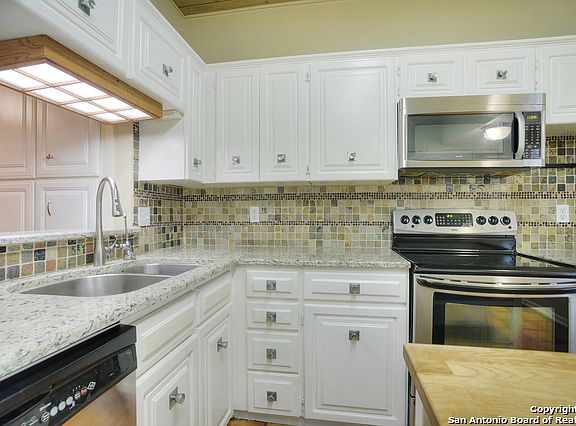 5th image of 3102 Eisenhauer Rd APT A5