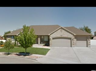3246 W Smithfield Cir, South Jordan, UT 84095