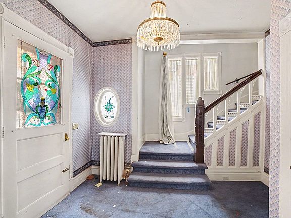 5th image of 1212 5th St