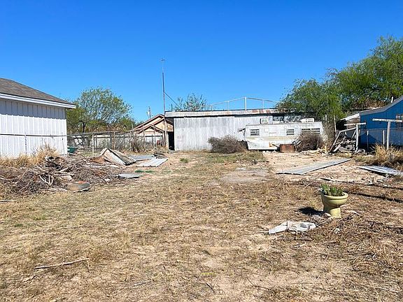 2nd image of 2846 Kiosko Ave