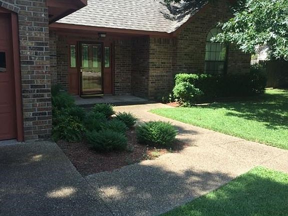 Front of home & landscaping