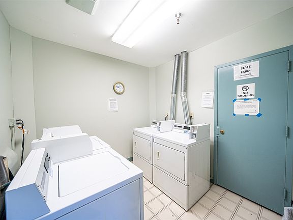 5th image of 3027 Kennedy Blvd #52