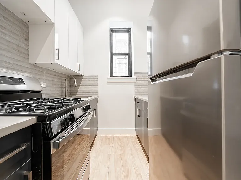 781 Washington Ave #4B — Photo 3