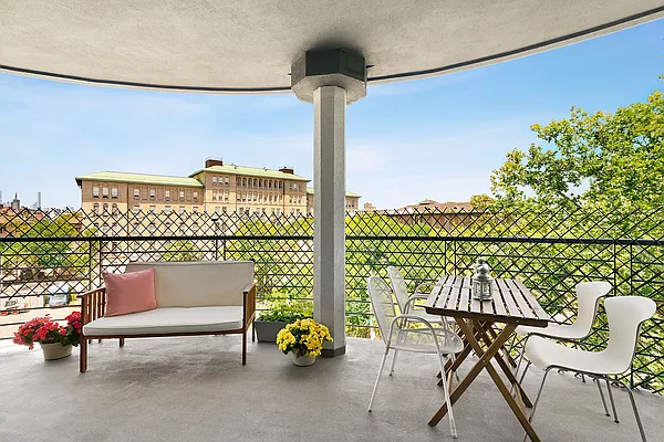 Sold by Compass | media 32