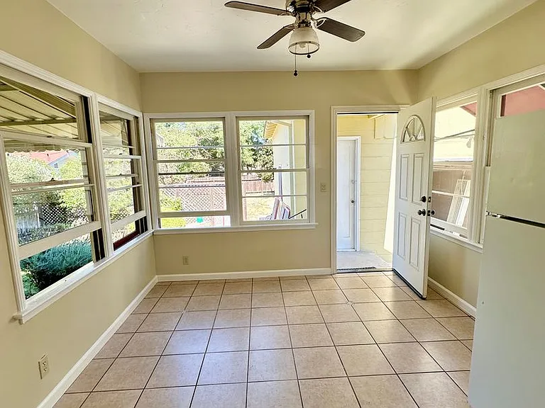 738 Vine St — Photo 11