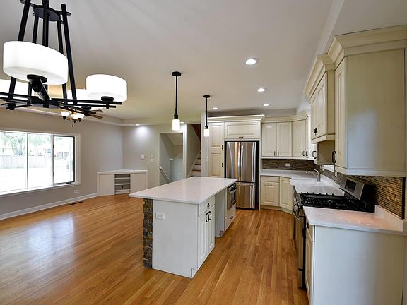 3rd image of 14935 Park Ave