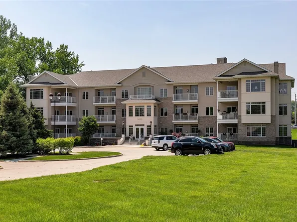 14100 Pinnacle Pointe Dr Unit 208, Clive, IA 50325