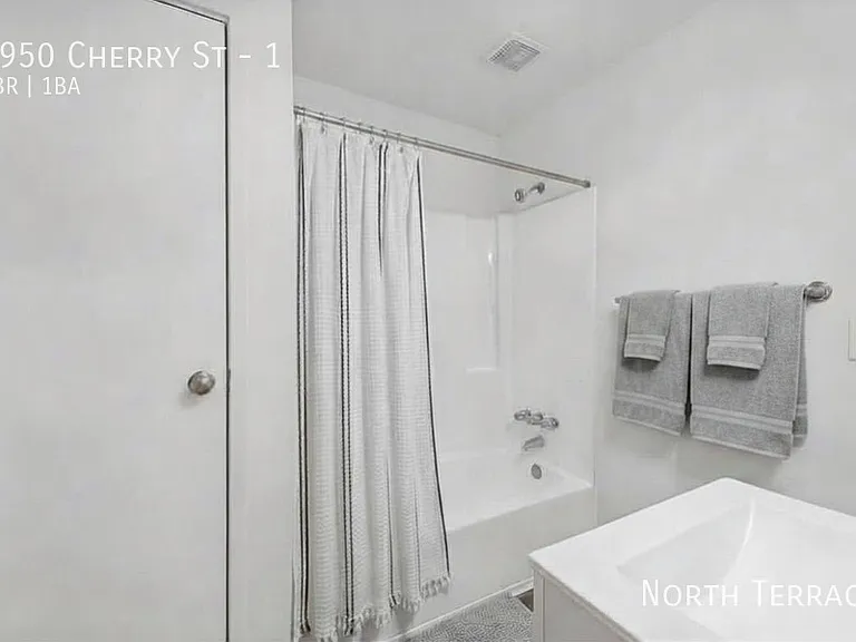 Cherry Street Apartments — Photo 7