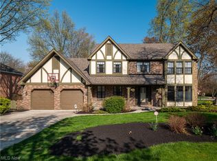 228 Westwind Dr, Avon Lake, OH