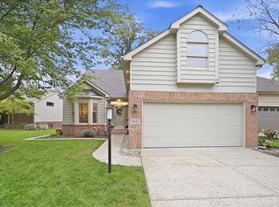 5011 Waters Edge Dr, Valparaiso, IN 46383