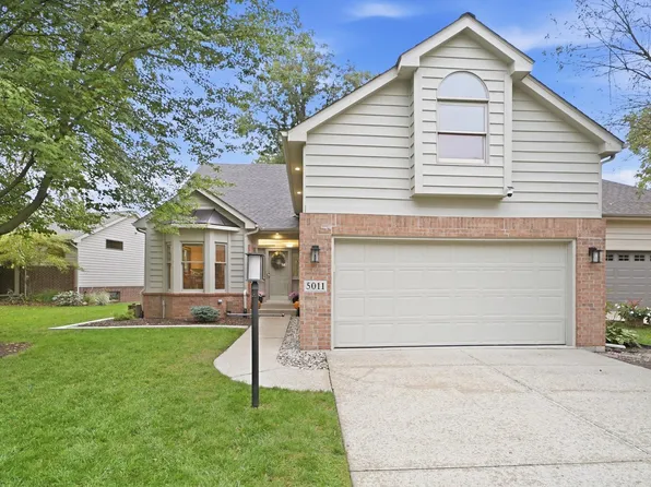 5011 Waters Edge Dr, Valparaiso, IN 46383