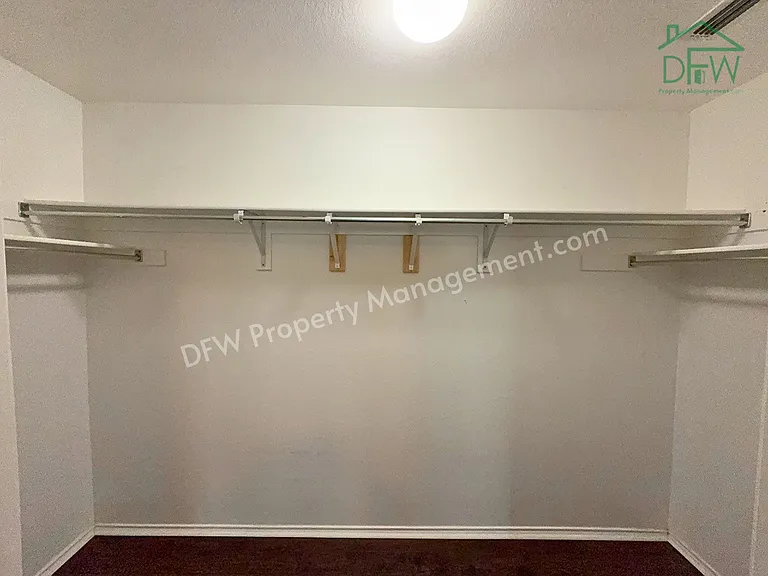 9120 Goldenview Dr — Photo 11