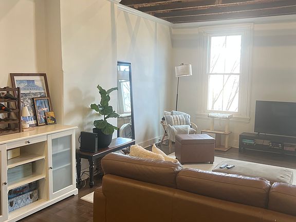 4th image of 228 Bridge St APT 1