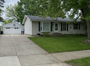 609 36th St SW, Rochester, MN 55902