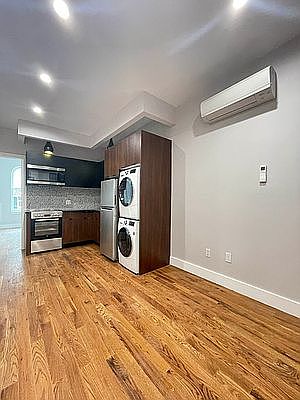 1st image of 321 Putnam Ave #1E
