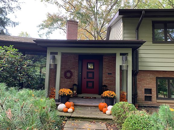 3rd image of 14404 S Park Blvd