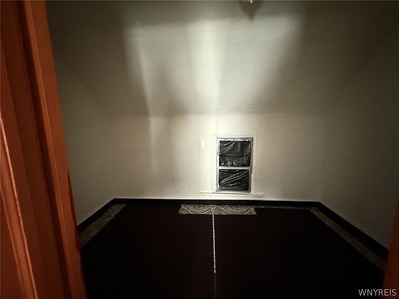 4th image of 539 Sherman St