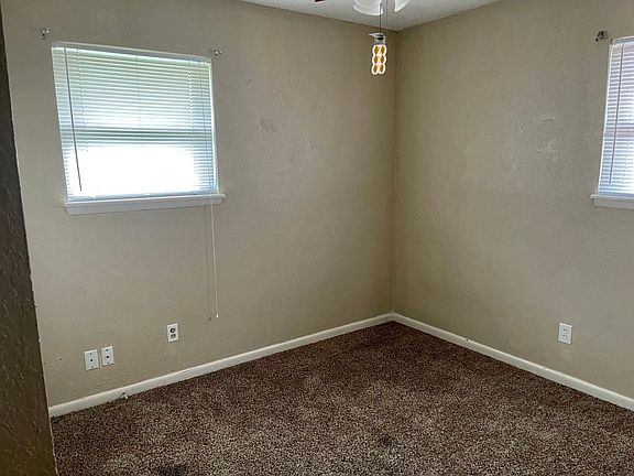 3rd image of 1012 N Norman Ave