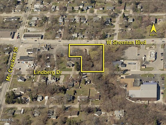 4th image of 1927 W Sherman Blvd