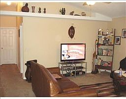 3rd image of 242 N Hawthorne Ave