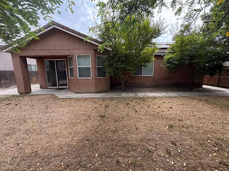 2133 N Denton St — Photo 32
