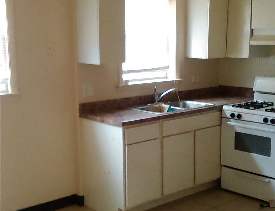 2nd image of 2049 135th Pl APT 2