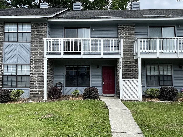 2430 Woodstock Ave — Photo 1