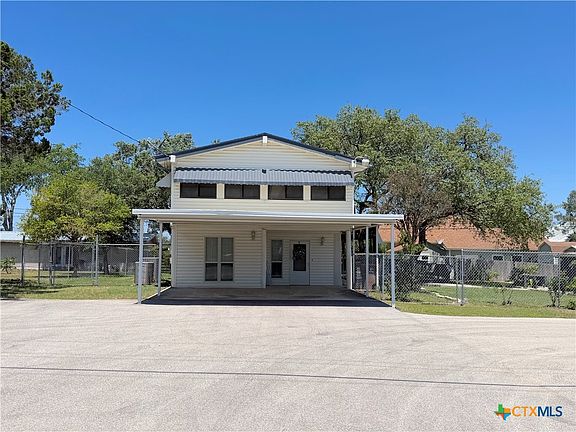2nd image of 1303 Canyon Trce