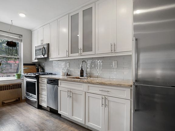 4th image of 2630 Kingsbridge Ter APT 3N