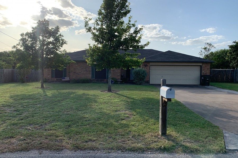 1st image of 200 Quail Meadow Dr